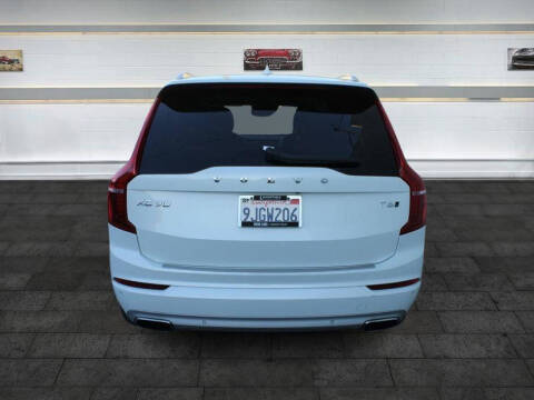 2020 Volvo XC90 T6 Momentum 6-Passenger