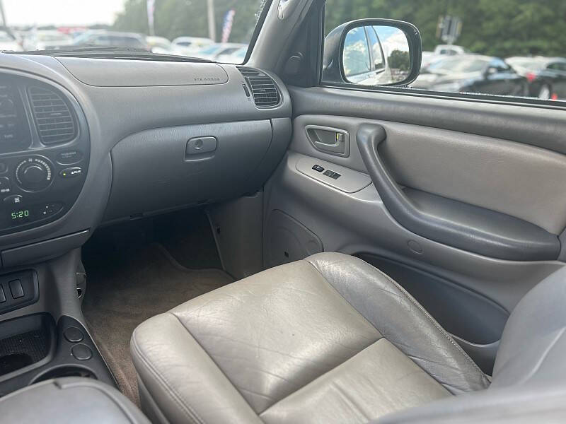 2005 Toyota Sequoia SR5