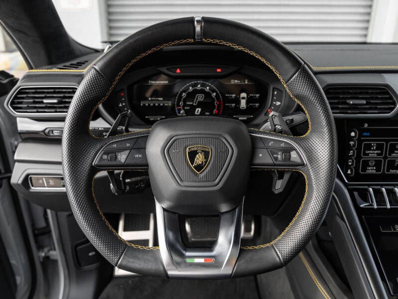 2022 Lamborghini Urus