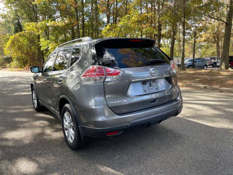 2015 Nissan Rogue SV photo 5