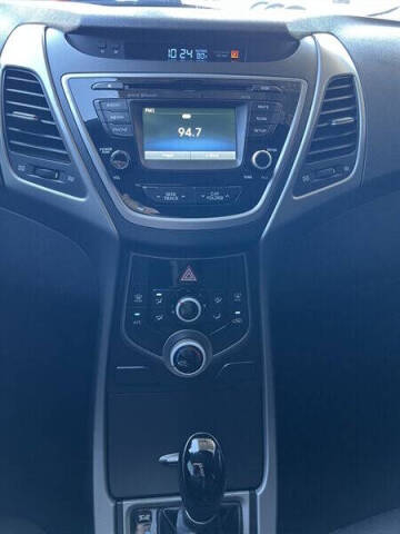 2015 Hyundai Elantra SE