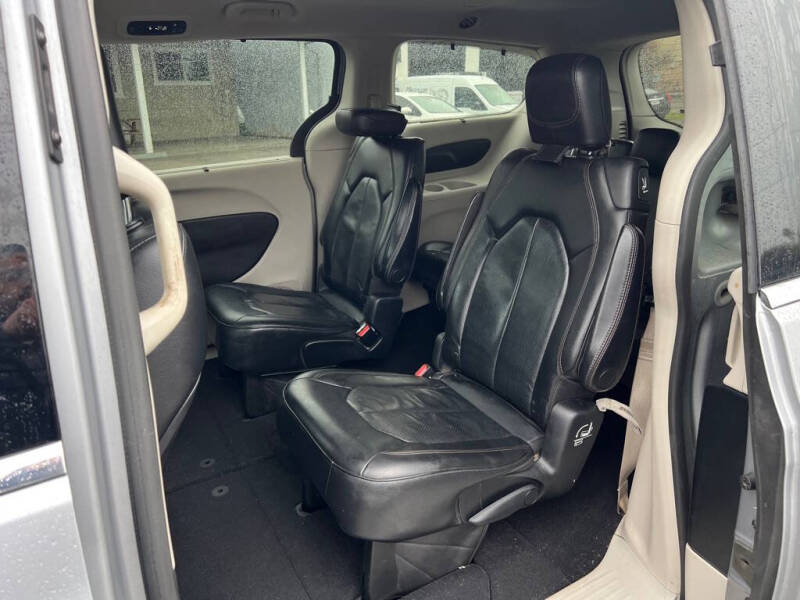 2020 Chrysler Pacifica Touring L