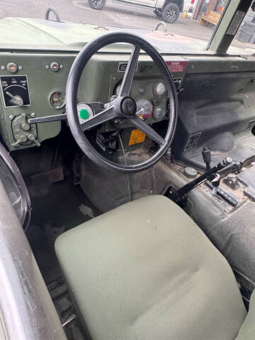 2004 AM General HMMWV