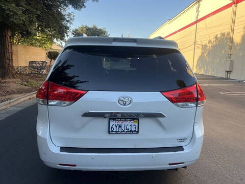 2012 Toyota Sienna XLE 7-Passenger