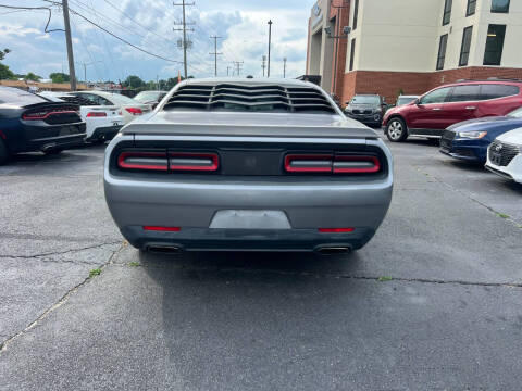 2015 Dodge Challenger SXT