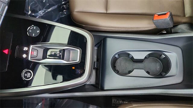 2024 Audi Q4 e-tron quattro Premium Plus 50