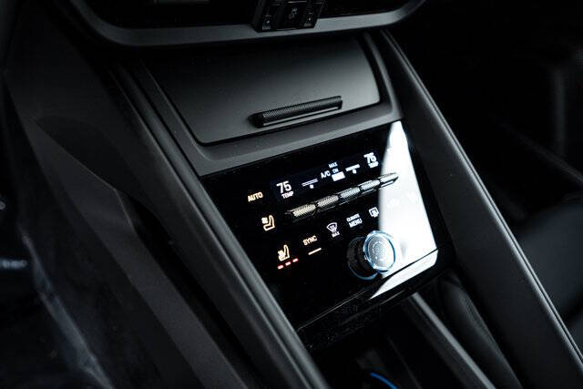 2025 Porsche Macan 4S Electric