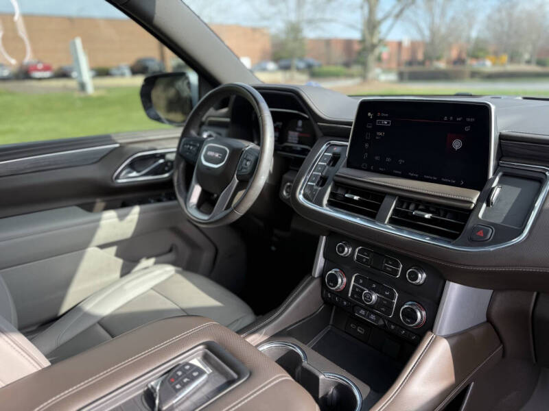 2023 GMC Yukon SLT