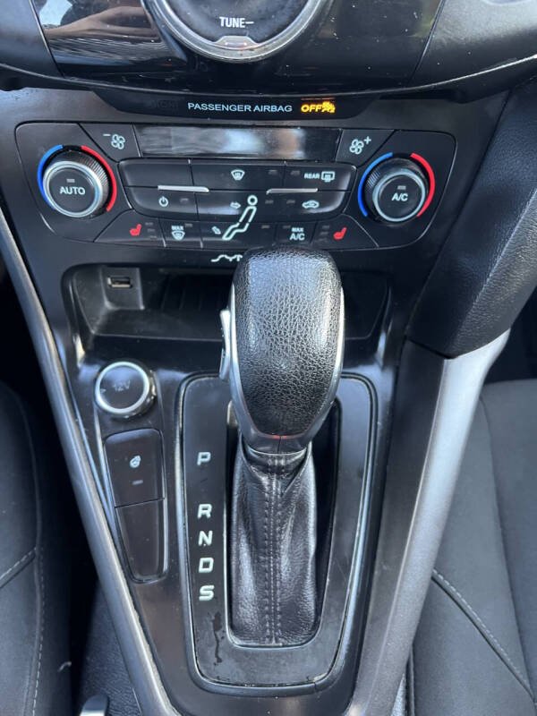 2017 Ford Focus SEL