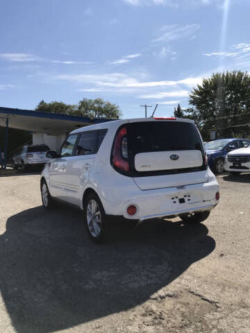2018 Kia Soul +