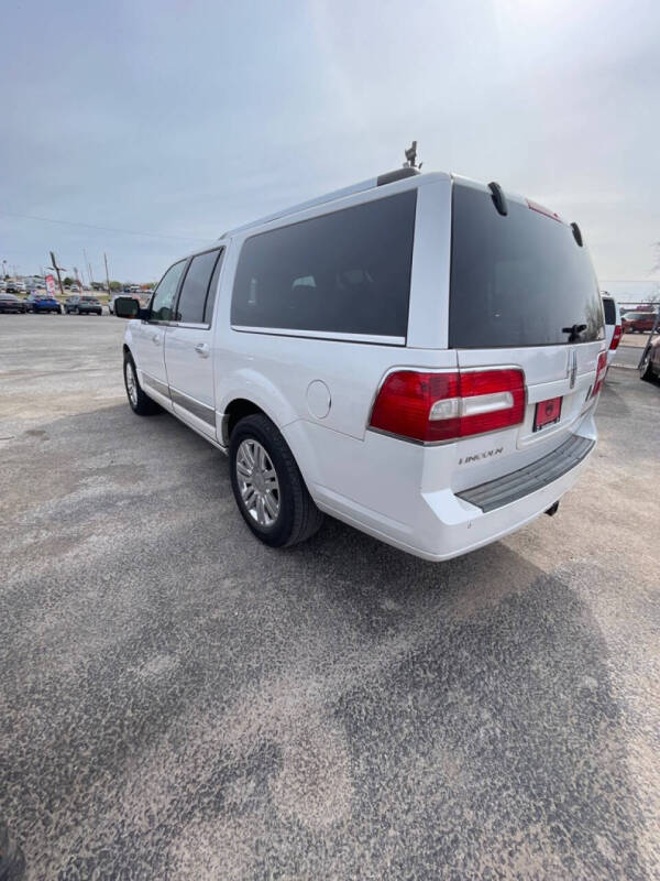 2011 Lincoln Navigator L
