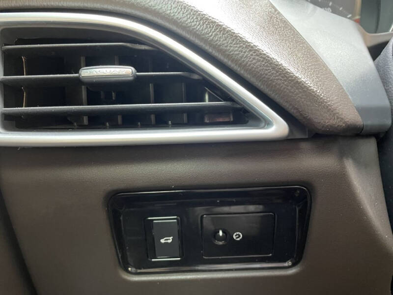 2017 Jaguar F-PACE 20d Prestige