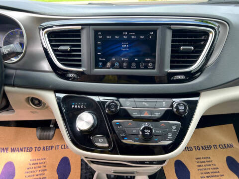 2020 Chrysler Pacifica Touring L