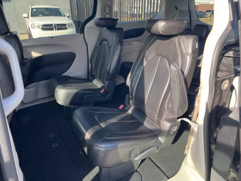 2020 Chrysler Voyager for sale at Julian Auto Sales in Warren MI