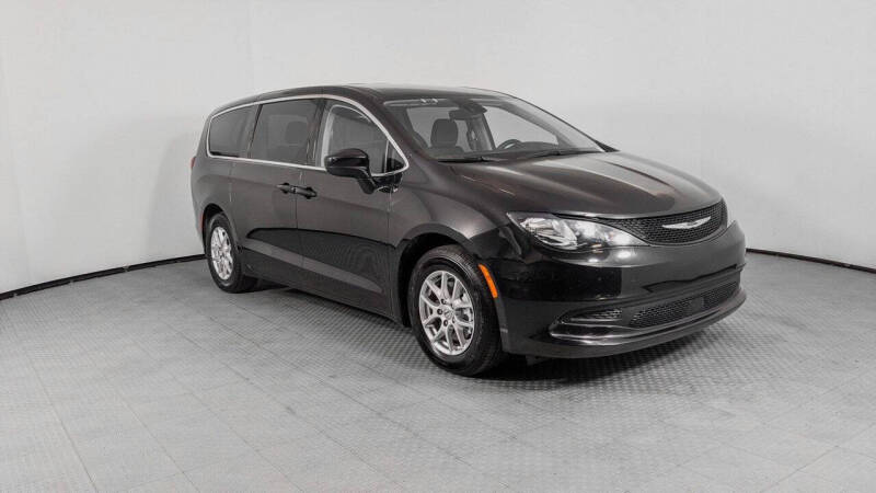 2023 Chrysler Voyager LX