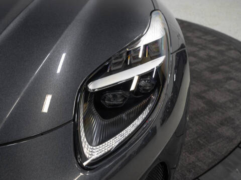 2024 Aston Martin DB12 V8