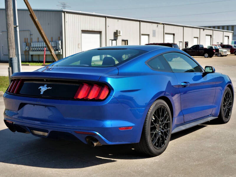 2017 Ford Mustang V6