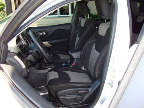 2017 Jeep Cherokee Sport