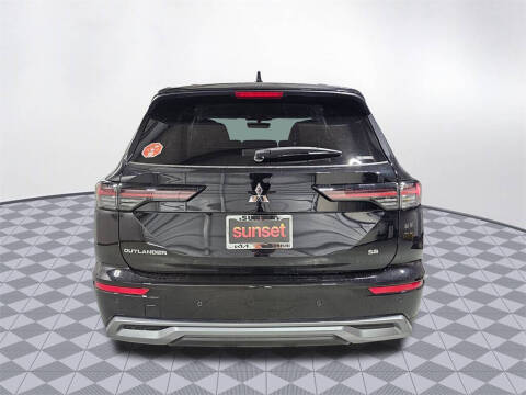 2025 Mitsubishi Outlander SE