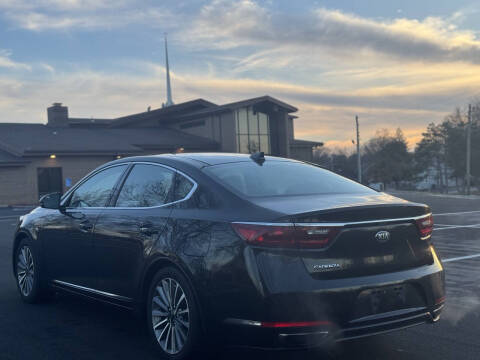 2017 Kia Cadenza Technology