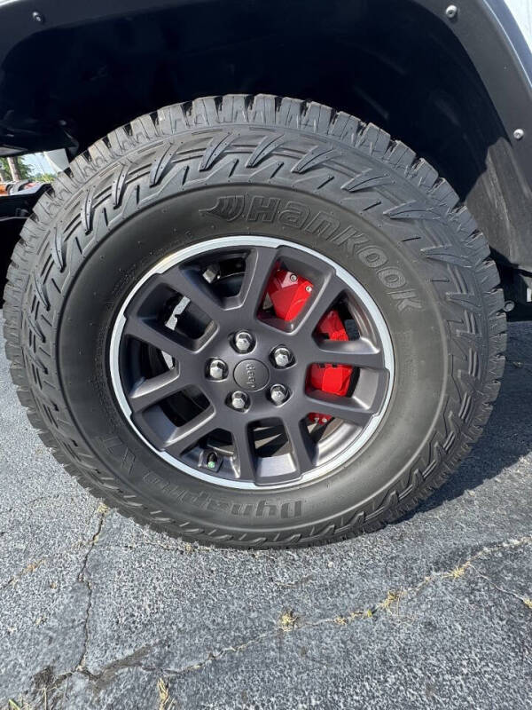 2025 Jeep Gladiator NightHawk