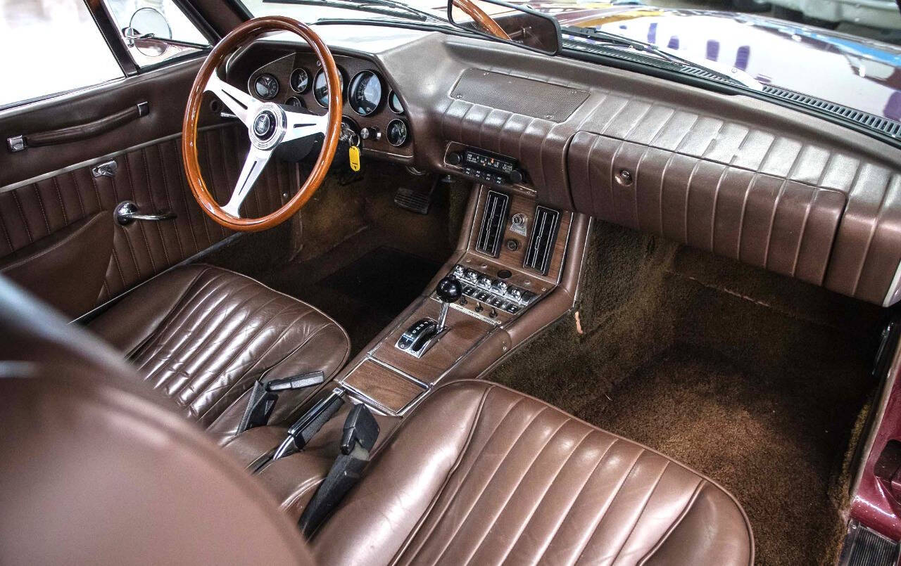 1977 Studebaker Avanti 8