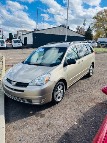 2005 Toyota Sienna for sale at Sally & Assoc. Auto Sales Inc. in Alliance OH