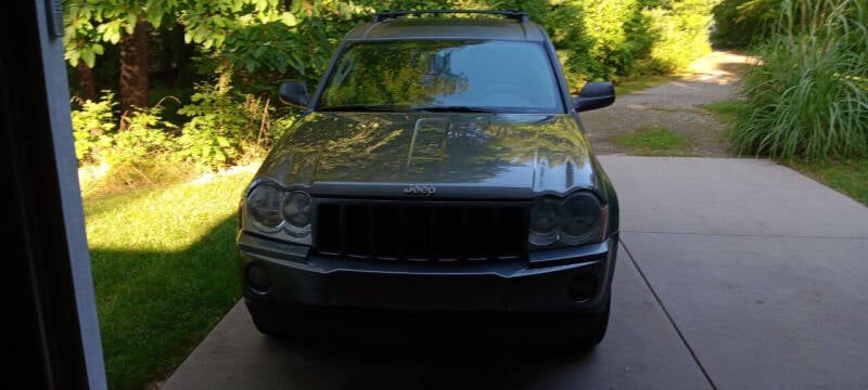 2007 Jeep Grand Cherokee Laredo photo 2