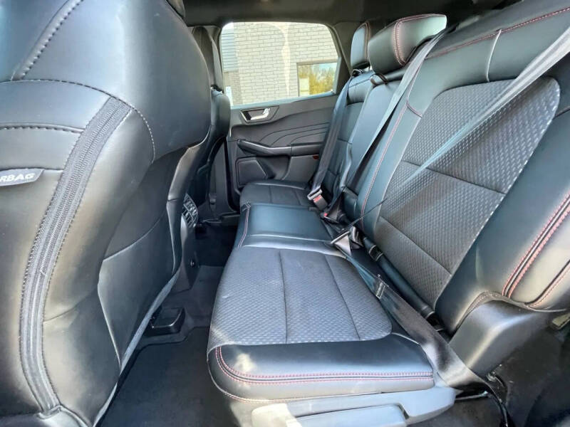 2025 Ford Escape ST-Line Select