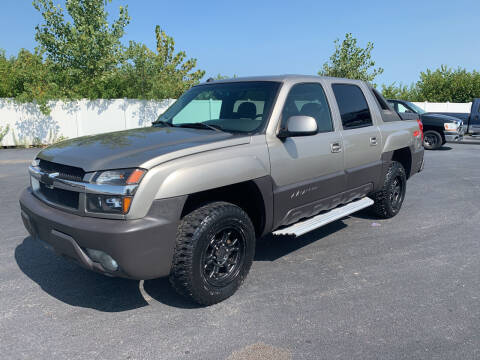 2003 Chevrolet Avalanche for sale at Caps Cars Of Taylorville in Taylorville IL