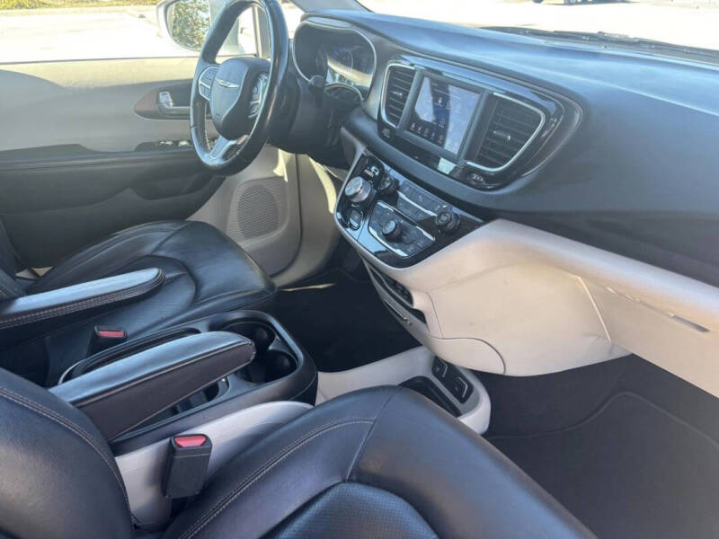2019 Chrysler Pacifica Touring L