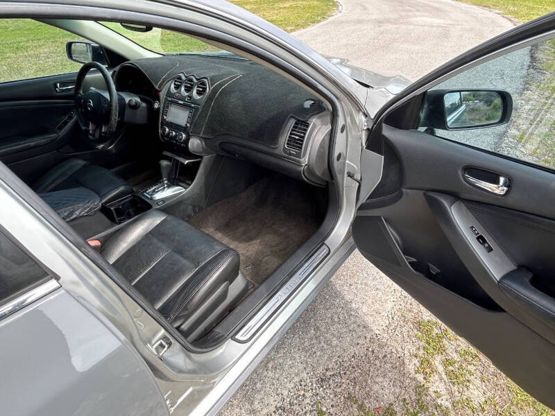 2011 Nissan Altima 3.5 SR
