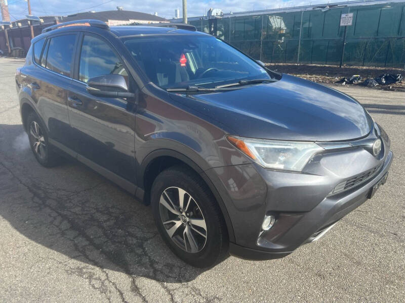 2017 Toyota RAV4 XLE's photo
