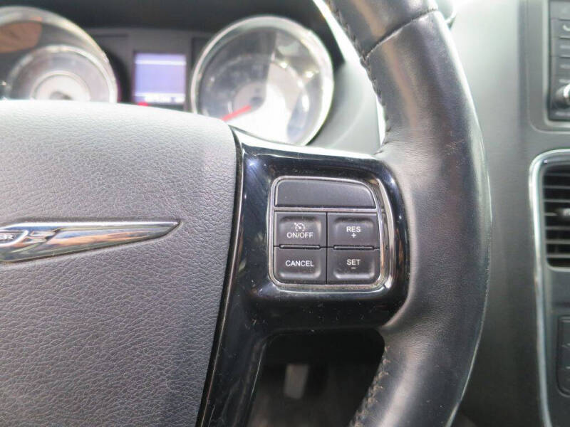 2016 Chrysler Town and Country S