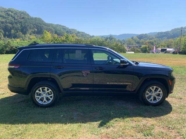 2024 Jeep Grand Cherokee L for sale at Tim Short CDJR Hazard in Hazard, KY