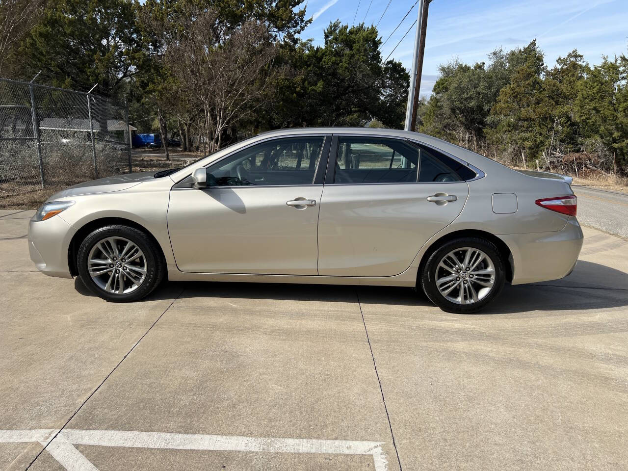 Used Car 2015 Toyota Camry  Le 4dr Sedan For Sale Under $15,000 In Austin, Texas