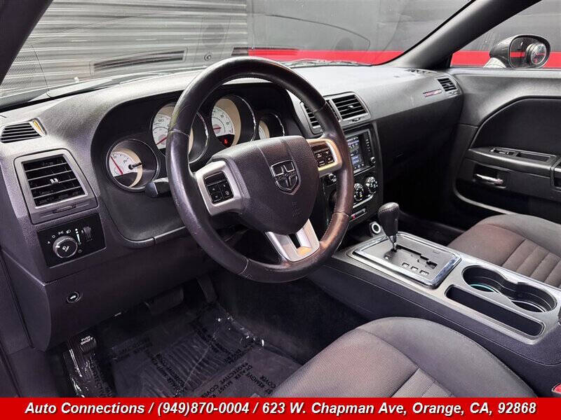 2013 Dodge Challenger SXT