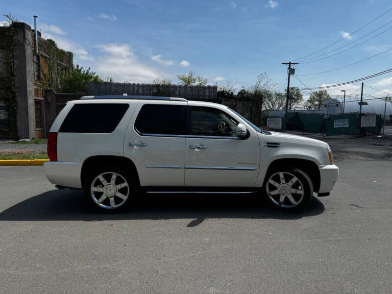 2011 Cadillac Escalade Luxury