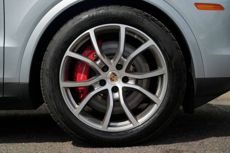 2024 Porsche Cayenne S
