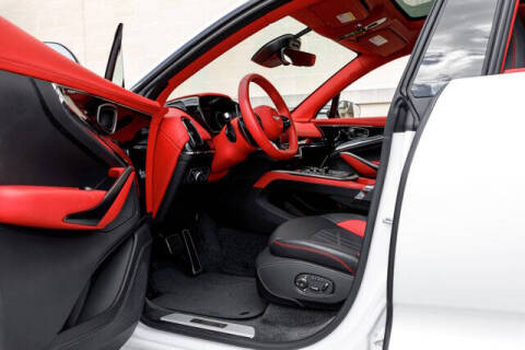 2025 Aston Martin DBX 707