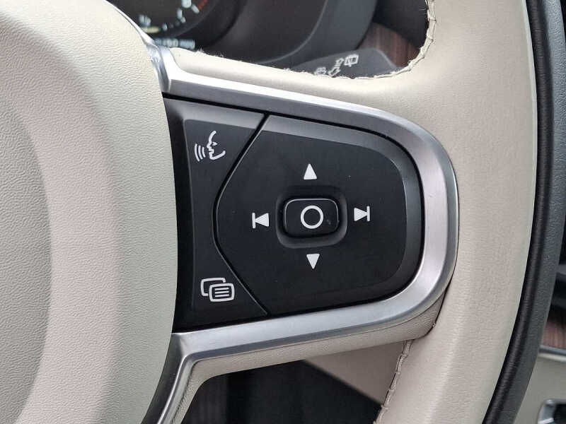 2021 Volvo XC60 T5 Momentum