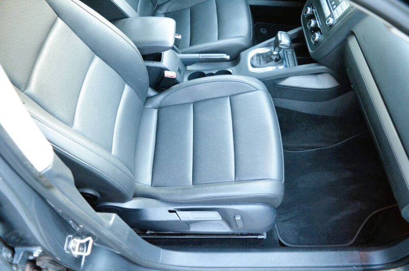 2010 Volkswagen Jetta SEL PZEV