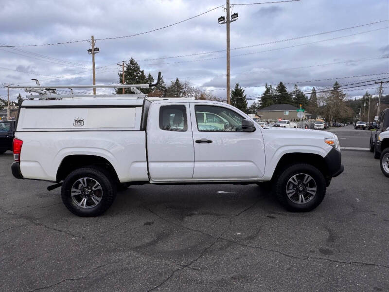 2016 Toyota Tacoma SR