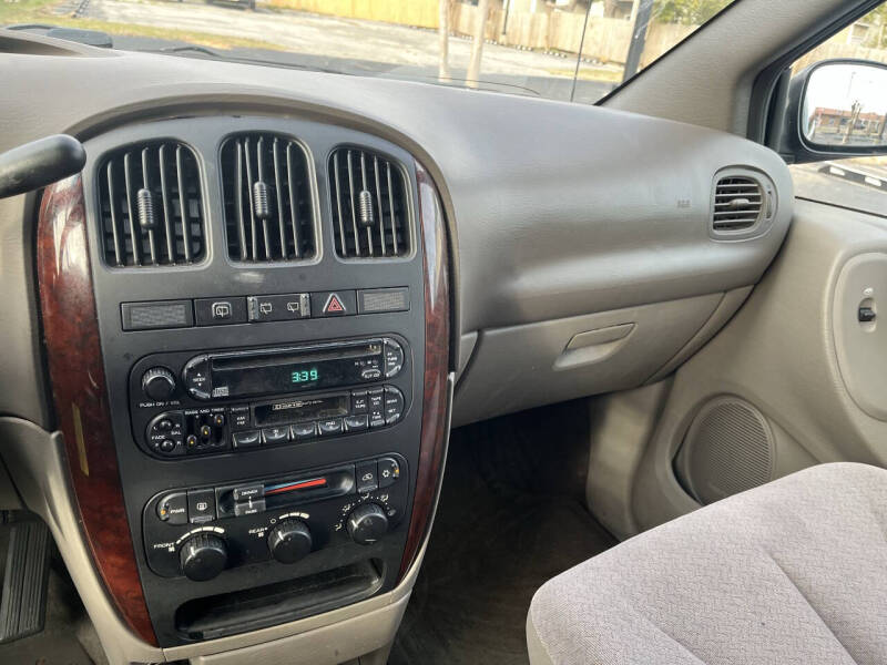 2001 Dodge Grand Caravan Sport - Photo 9