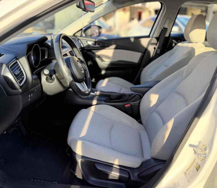 2016 Mazda MAZDA3 i Touring