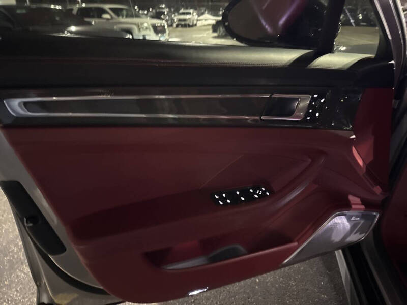 2017 Porsche Panamera Turbo