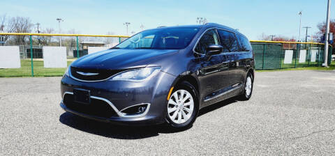 2018 Chrysler Pacifica for sale at Car Leaders NJ, LLC in Hasbrouck Heights NJ