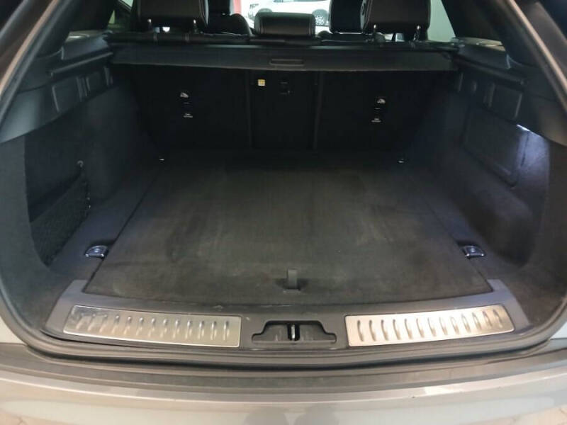 2022 Land Rover Range Rover Velar P250 R-Dynamic S