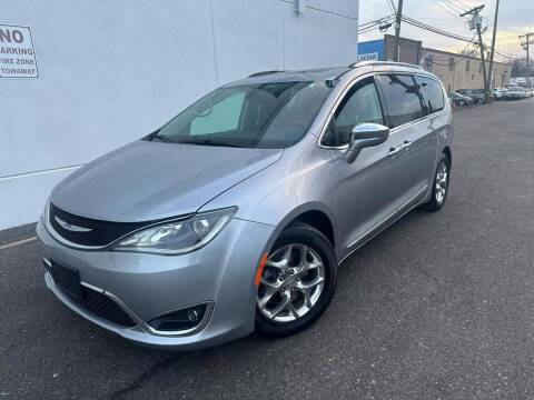2018 Chrysler Pacifica for sale at Giordano Auto Sales in Hasbrouck Heights NJ
