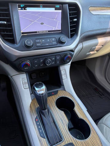 2017 GMC Acadia Denali